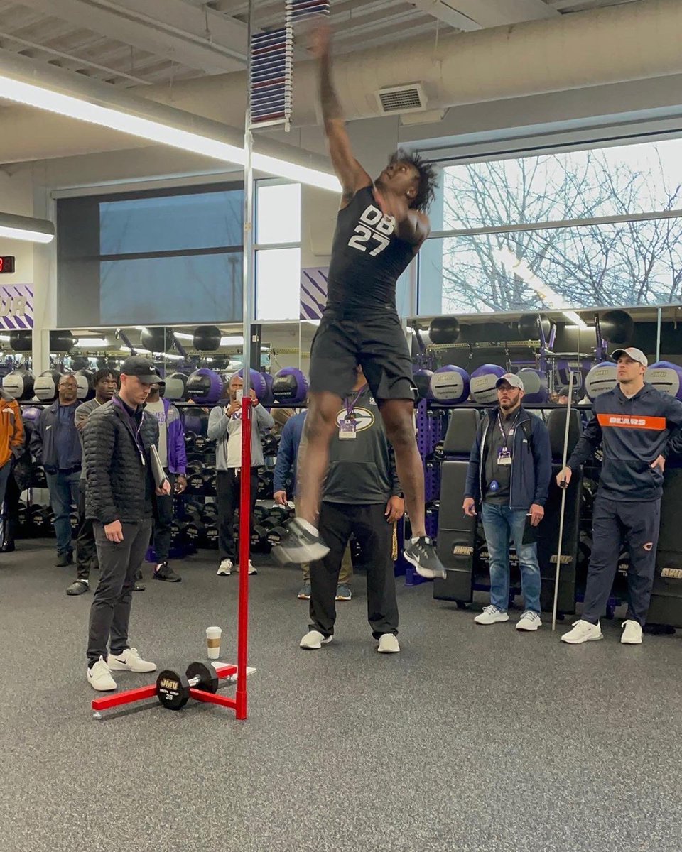 PPNOVA_FBall's tweet image. Today we got to see @IAmTazz__ 
do his thing at @JMUFootball pro day! We’ve been working with Taurus in preparation for today and we are glad we could be there with him today! 

#PrepareToPerform #jmuFootball #prodayprep #combineprep #nflprospect #proday 
#prodaytraining
