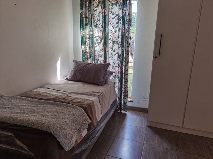 TheDrea80748686's tweet photo. @expressoshow I've always been sleeping on a single bed, back from when I was still a student of UKZN till today I'm working but in my apartment I'm using a single bed. So it's my biggest Dream to own a queen bed. In that way I really deserve to win🙏🙏 #SleepWithSlumberland #ExpressoShow https://t.co/VIvGUHlRDw