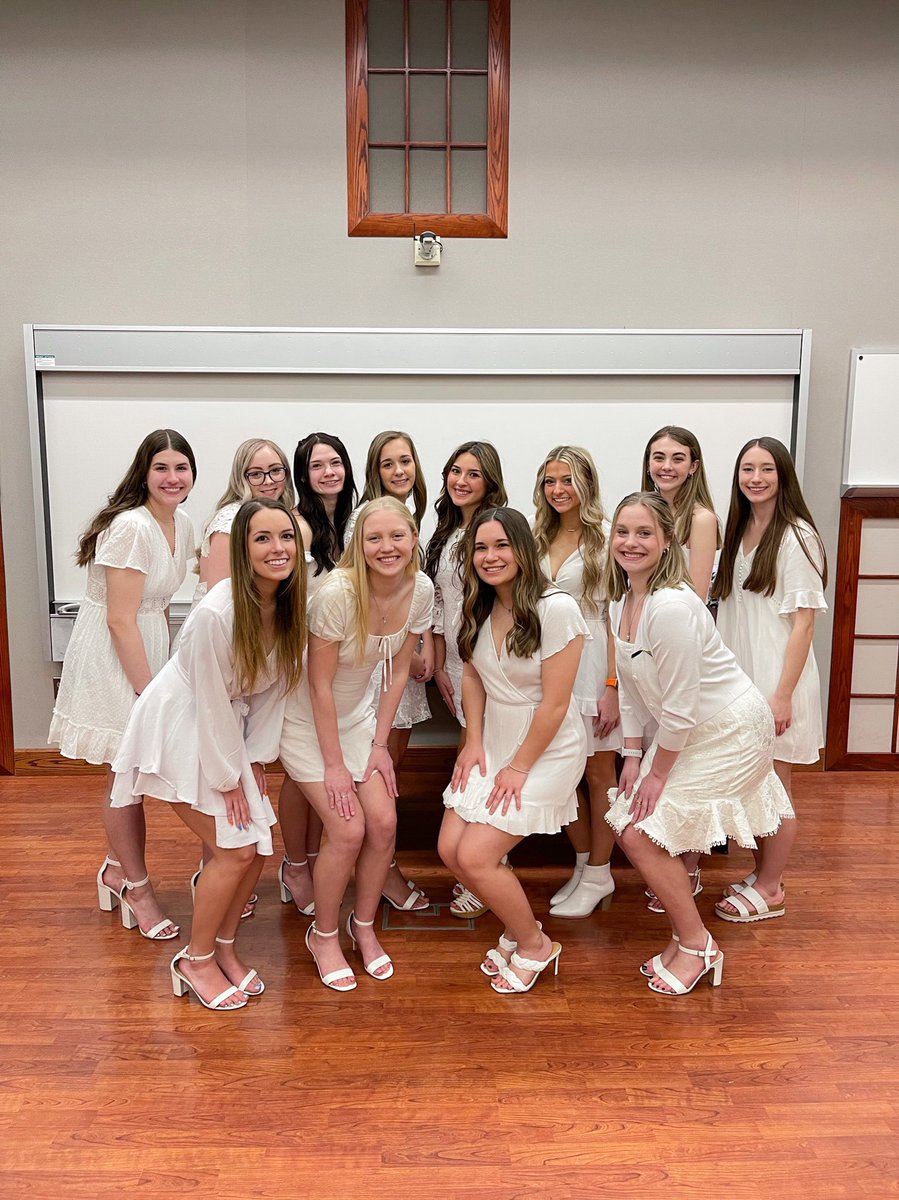 Alpha Xi Delta SRU tweet media