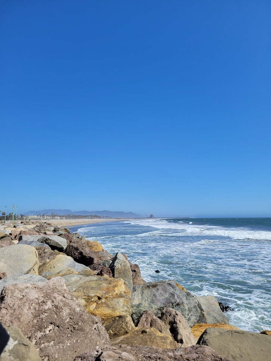 _vkenned's tweet photo. My younger self would be so proud of me! ☀️🙏🏽 Lately this has been a typical day for me, and I can't believe my everyday life looks like a vacation now. https://t.co/g0iBPfGmOO