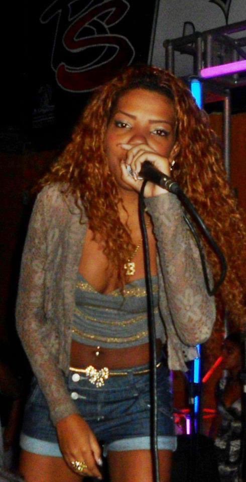 SessionBrumilla's tweet photo. ELA ESTA DE VOLTA #mcbeyonce #ludmilla https://t.co/rOenpxeNvT