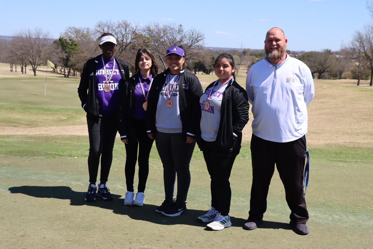 dallasathletics's tweet photo. Congrats to the Kimball girls golf team, which won the District 12-5A championships today. Seagoville finished second and Sunset was third.

More 📸 on Flickr: https://t.co/blsS2YQiN1

@JFKimball_HS @dallasschools @DallasISDMedia @dallassportsmed @DISDespanol https://t.co/sKViCUM1MG