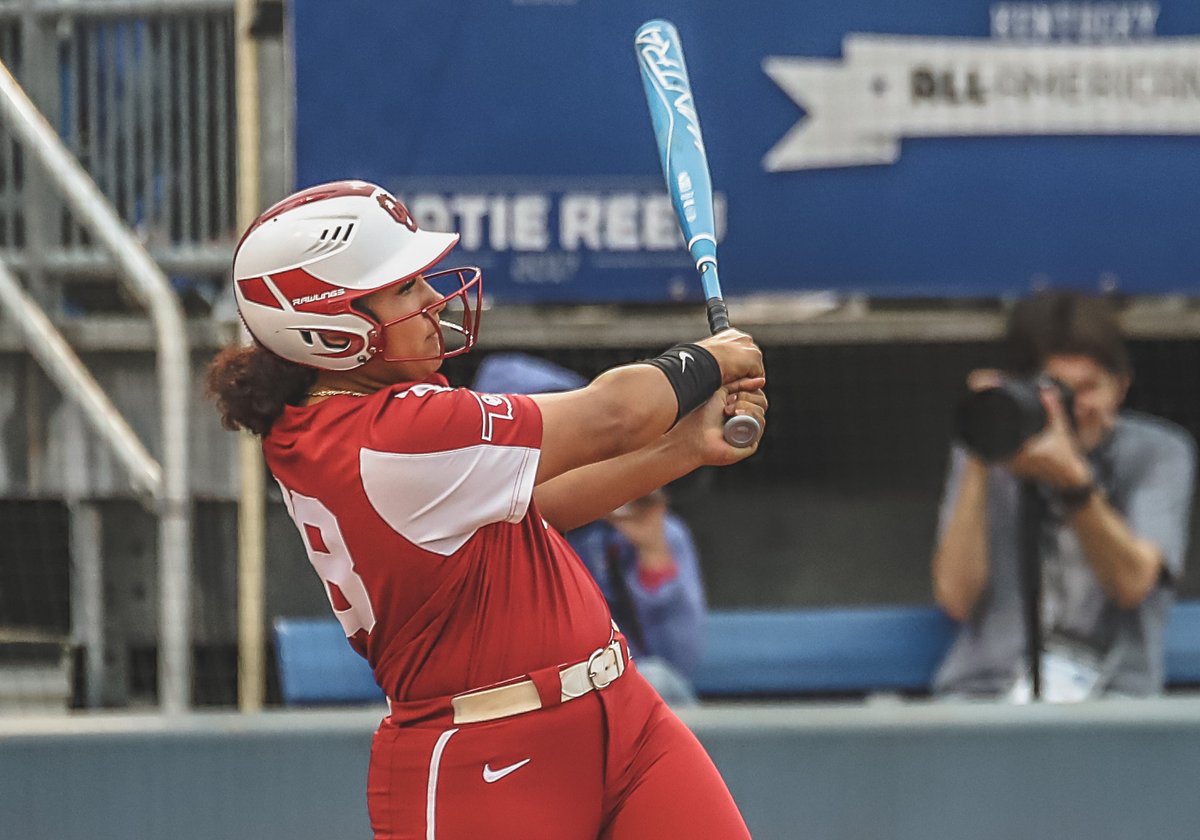 OU_Softball's tweet image. 💎 𝐃𝐢𝐚𝐦𝐨𝐧𝐝 𝐐𝐮𝐞𝐞𝐧 💎

With career home runs No. 101 &amp;amp; 102 last night, Jocelyn Alo passed Pete Incaviglia (100 HRs; OSU, 1983-85) for the most career home runs across college softball 𝐚𝐧𝐝 college baseball.

#ChampionshipMindset