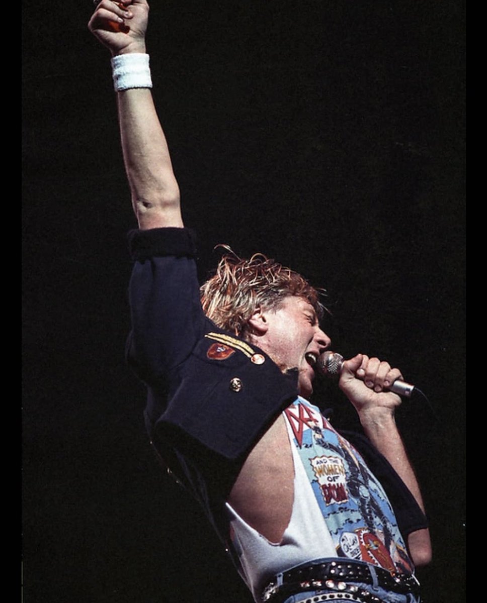 tommylondon's tweet photo. Do you wanna get rocked? Then come hang with me on @SXMHairnation til Midnight East! Only on #siriusxm 🤘🏽📻 #DefLeppard #hairnation https://t.co/9nzLchqgI1