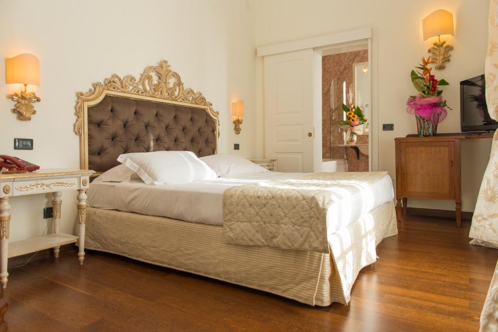 DFTours's tweet photo. Our #HotelOfTheWeek is @GrandHotelLecce!
At #DonnaFrancaTours, we offer only the top #hotels!
Check out our “Baroque Treasures of #Puglia and #Basilicata” #Tour ✈️🌍🇮🇹
👉🏼 https://t.co/5dhDQJAqI4
#Italy #Vacation #Holiday #View #Culture #Trip #Travel #Tourism #TravelDestination https://t.co/dc63qjWjVL