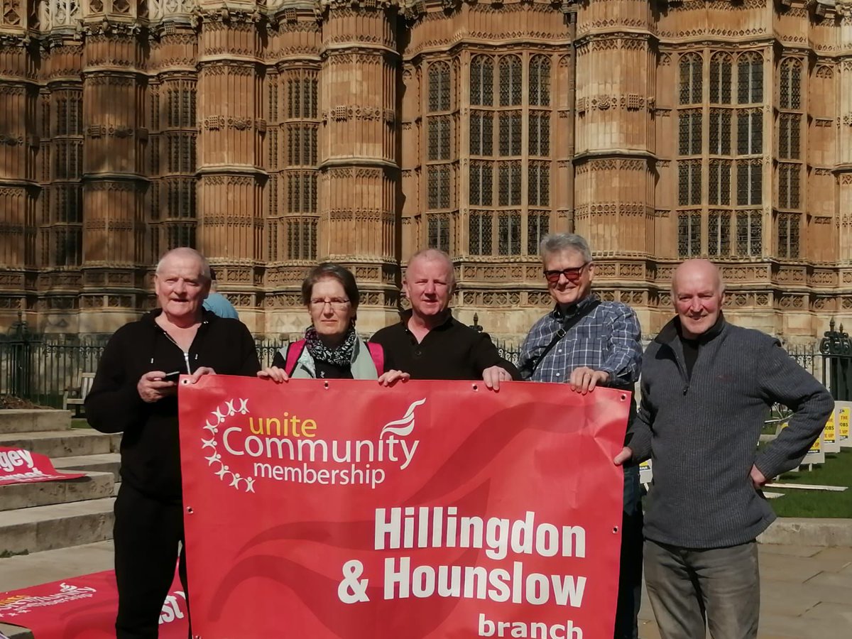 UxbridgeLabour's tweet photo. Uxbridge & South Ruislip CLP at Hillingdon Hounslow Unite Community's 'Cost of Living Crisis' campaign launch today outside Parliament.
We sent the Chancellor the message that many will struggle to afford the basics & the government should help #CostOfLivingCrisis #StuckInTheRed https://t.co/tEg4aaPtru