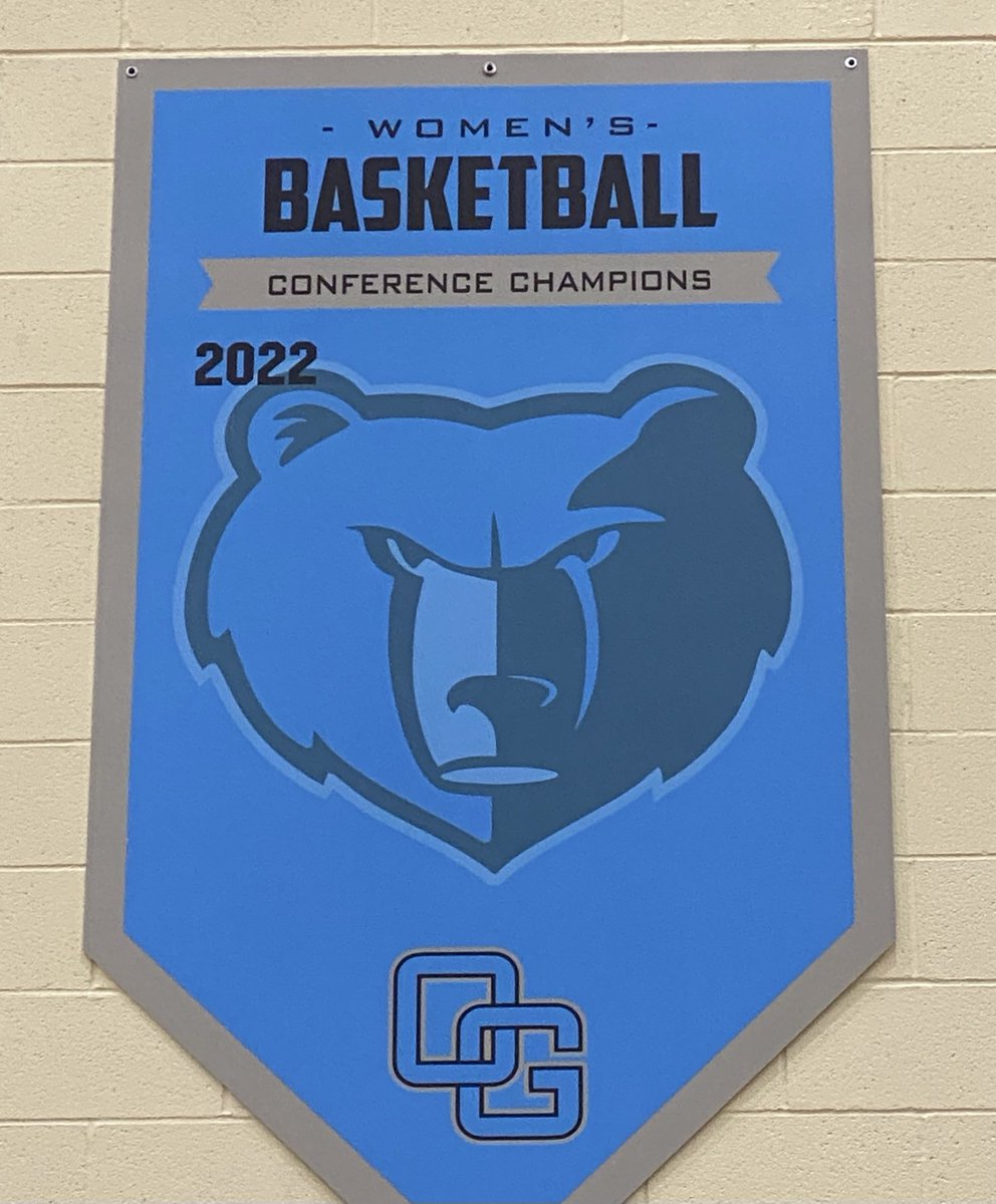 Our new banner was hung in the OG gym today. Setting the bar for the future! ⁦@OakGroveHS⁩ ⁦@OakGroveAT⁩ ⁦@AveryRay14⁩ ⁦@fabtifnic⁩ ⁦@yagurlz__⁩