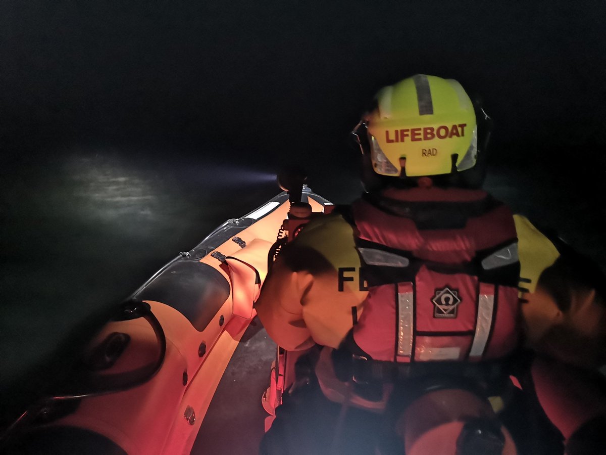 Ferryside Lifeboat tweet media