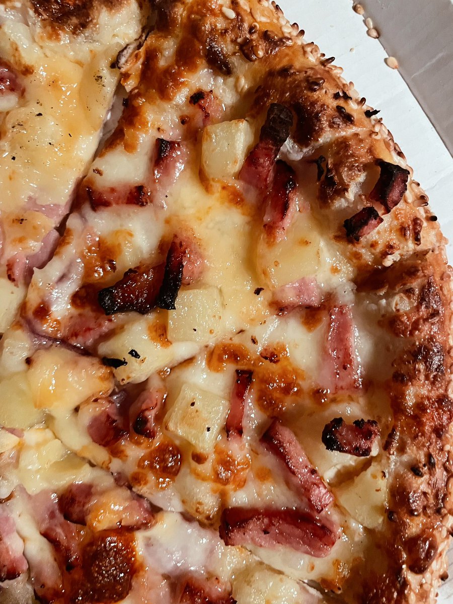 JxAvenue's tweet photo. To all #pizzalovers but especially to one 🍕. https://t.co/9FCF6EFIwR
