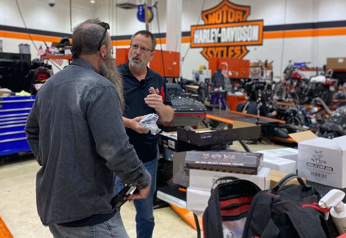 the_ornery_one's tweet photo. We got a little ornery with this system... they will be able to hear me all the way up in #canada now! We installed the Wild Boar Audio system by HOGTUNES in The Big Boar!
#stayornery #thebigboar #roadglide #roadglidelimited #wildboar #hogtunes #motorcycleaudio https://t.co/GPnsotQiJW