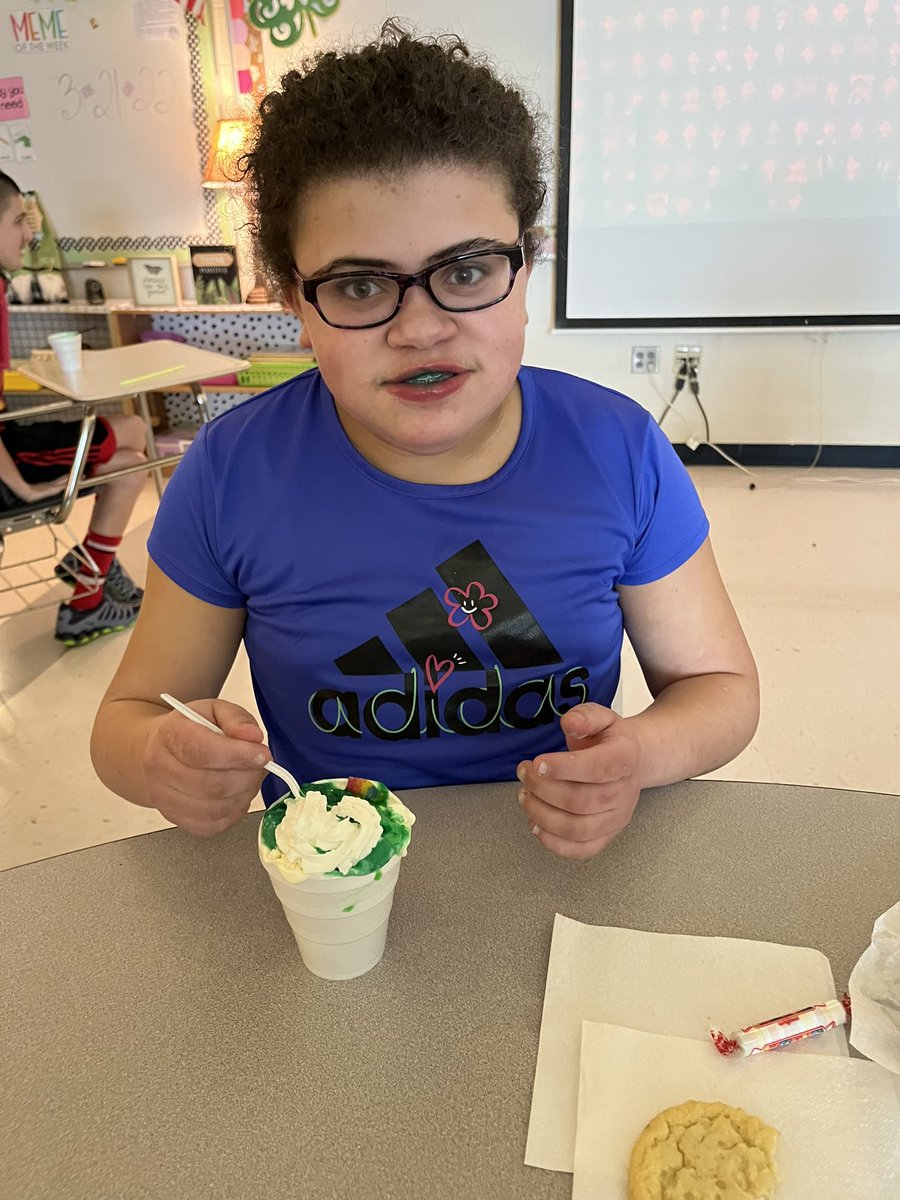 MissCox1501's tweet photo. At #BetterTogether group, we celebrated St Patrick’s Day with shamrock shakes and parachute fun in our sensory garden! The kids had a blast! #bigblueonthemove @Hamilton_SEPP @Hamilton_CSD @HSPrincipalHCSD https://t.co/wiX40hq3Qg