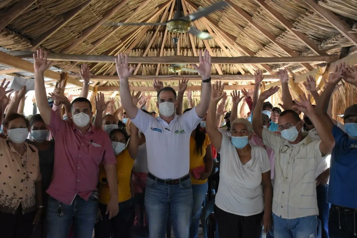 AlcaldiaSahagun's tweet photo. #ZonaRural | A través de la UMATA, con el acompañamiento Orlando Dangond Baute, director seccional para Córdoba y Sucre de ADR se llevó a cabo la socialización del Proyecto de Implementación de 100 Unidades Avicolas en el municipio.

Más información 👉 https://t.co/31MAwNwzZV https://t.co/VqqScZnfs9