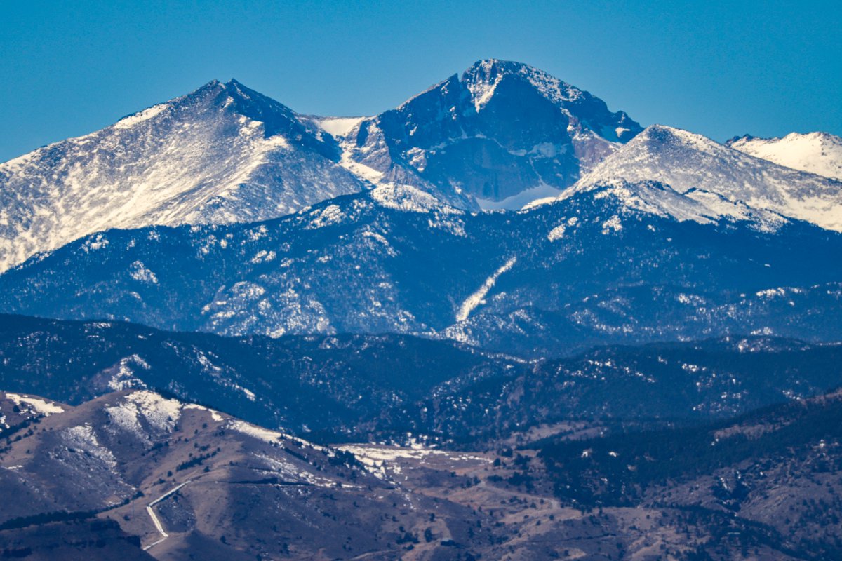 havington's tweet photo. Finally some photos that kind of match the image logo in @Twitter! Longs Peak and other mountains of the Front Range seen from Loveland. #Colorado #mountain #onassignment #notvacation #college #hockey #umdbulldogs https://t.co/4PkFDMaRrZ