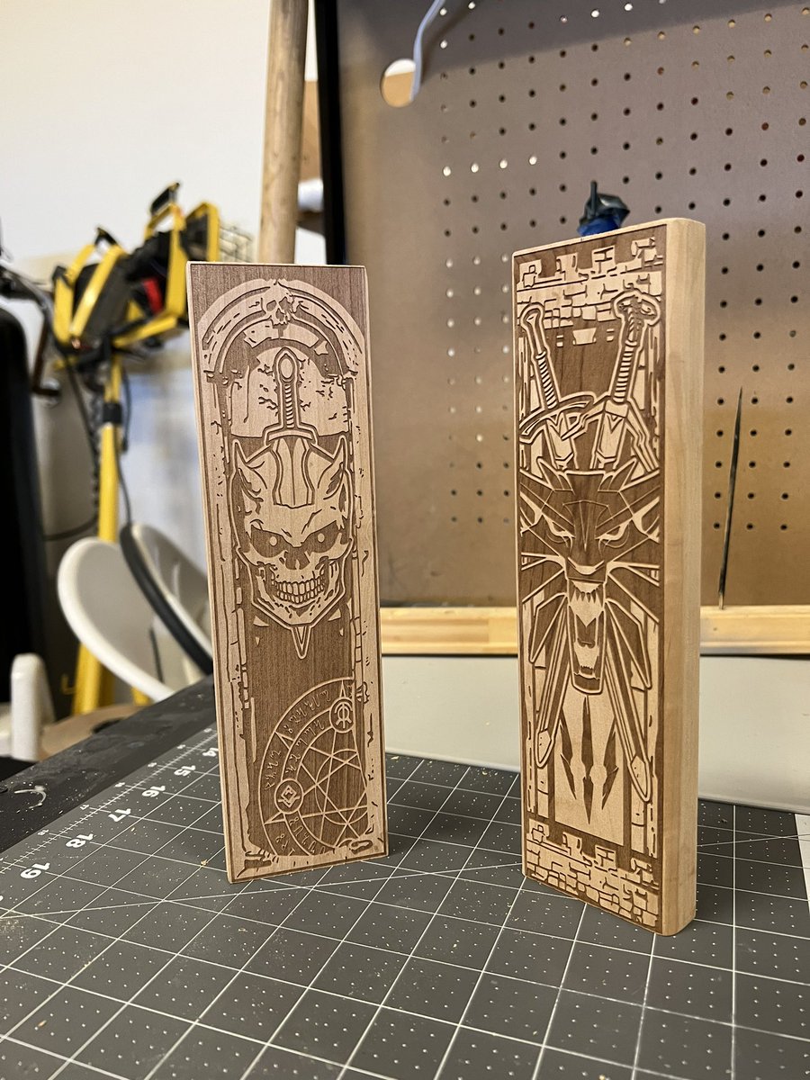 Aaron_S__'s tweet photo. I made a double-sided dice box with designs for each of the characters I’m playing as in D&amp;D https://t.co/xCOqyttj2g
