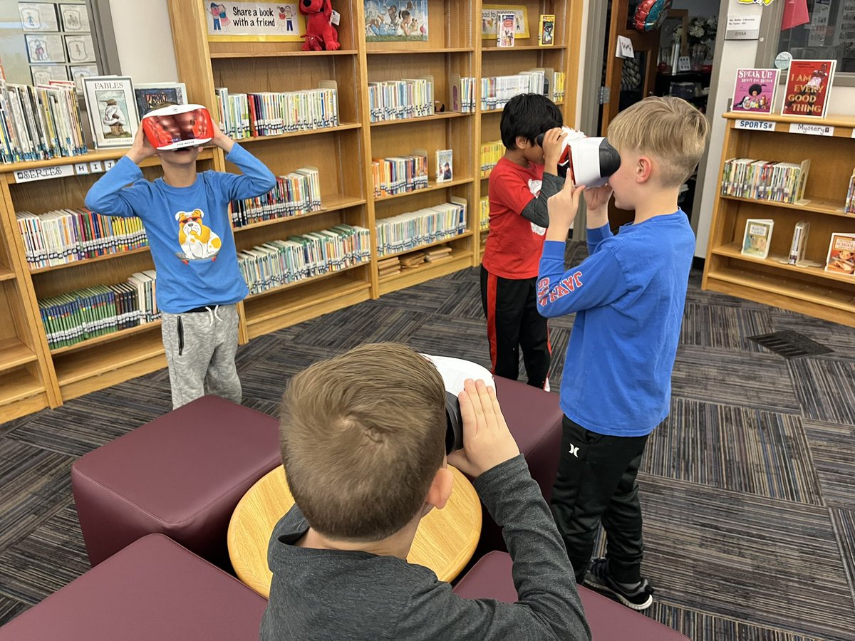 abbey_heller's tweet photo. Our first grade class had the best time today using virtual reality headsets to explore space 🌟💫 https://t.co/mNJVCnYlTM