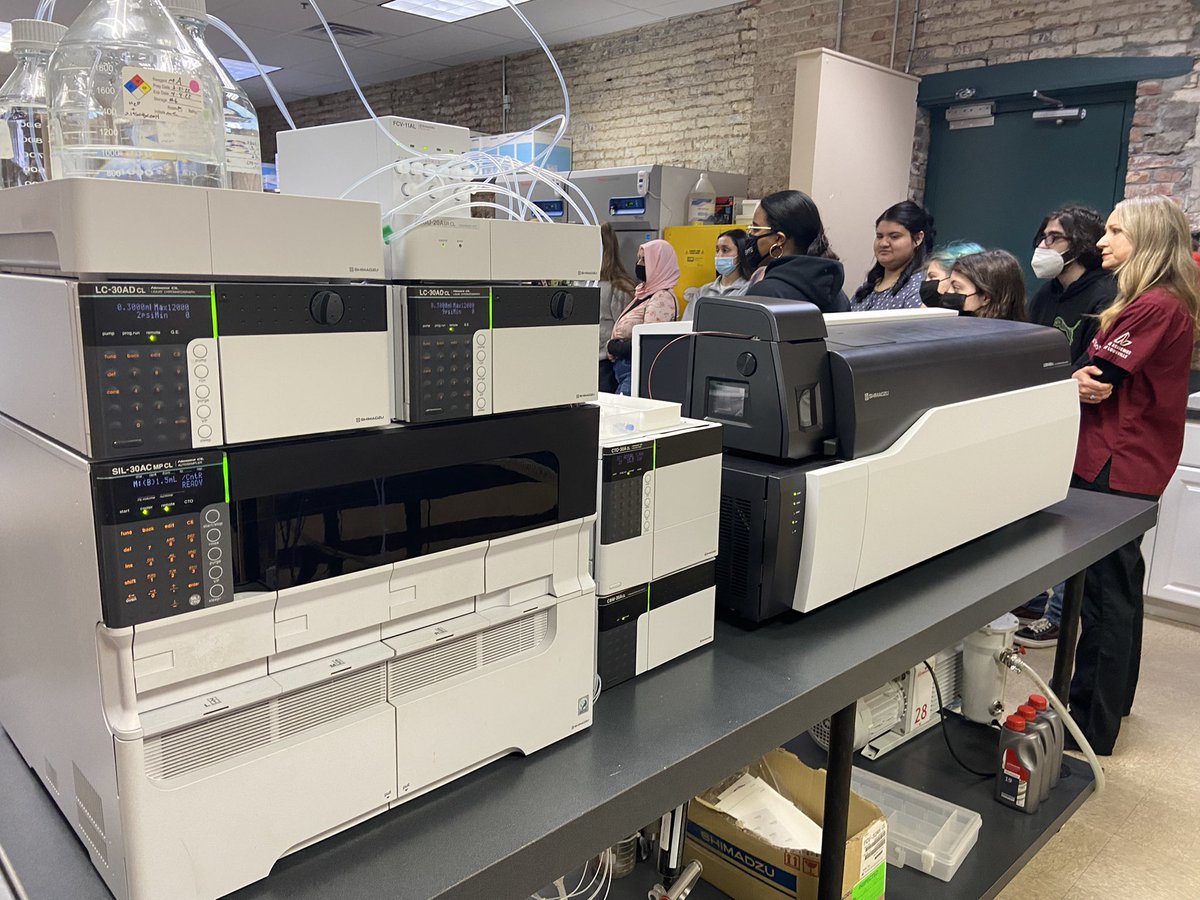 msgreenscience's tweet photo. Awesome experience for our #PLTW Biomedical Science students to visit BioTap today to see a clinical laboratory at work! PCR, toxicological analysis, LCMS, and more! @atherton_high @AcademiesofLou @JCPSKY https://t.co/MOMSwTUQcP