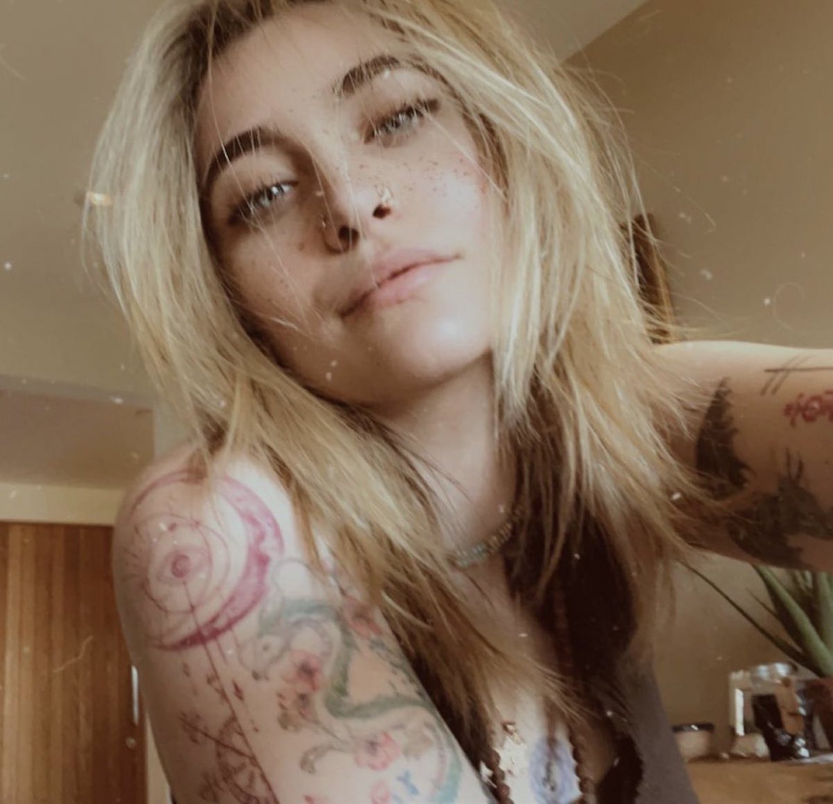 bestofparisj's tweet photo. paris jackson ladies and gentlemen, paris jackson. https://t.co/ibSDYFR6Ka