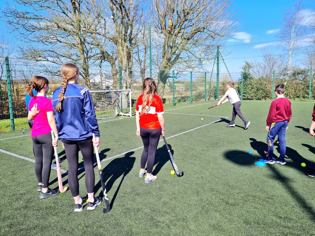 RangMsharrison's tweet photo. What a beautiful day for our hockey session @kinvarans  today. 
Thanks again to the wonderful TY students from Seamount for coaching us 🏑😎☀️@connachthockey https://t.co/5y2KVoFlXw