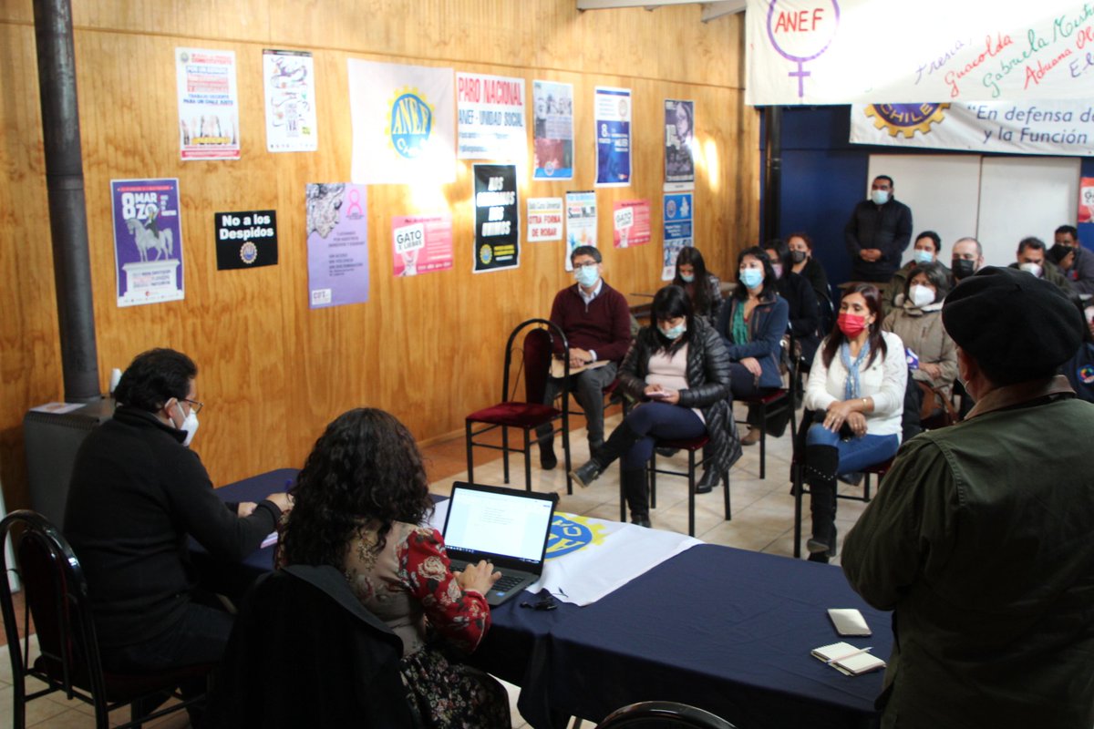 ➡️ Estamos en la sede de #ANEF en #Coyhaique conversando con dirigentes de funcionarias/os y trabajadoras/es, encabezados por <a href="/yalmonacidsoto/">YÉSSICA ALMONACID SOTO ✌</a>, Mauricio Muñoz y Samuel Navarro
▶️#RodrigoArayaMorales aborda las principales inquietudes del sector público en la #RegiónDeAysén ✍📑