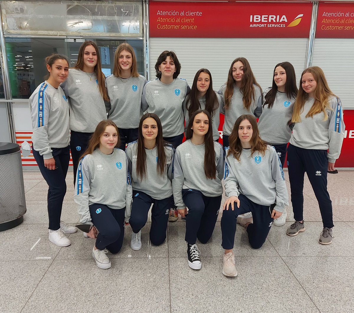 mochoga's tweet photo. Super orgulloso de mi EQUIPO,  ellas aprendiendo a competir partido a partido y a reponerse de las dificultades. A ellos... increíbles cada uno en su labor, así es mucho más fácil.  Sigamos por ese camino y no nos creamos nada,por que somos igual de pobres que ayer. 💪🏀💕 https://t.co/ns62SyLycN