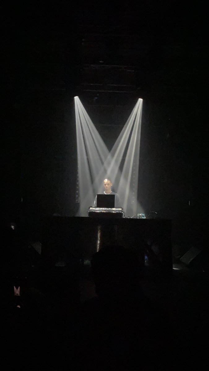 Et_Ede's tweet photo. « Bizarrement, la prod commence et le ciel s’assombrit ».
#TedaxMax https://t.co/kRnKXiN93V