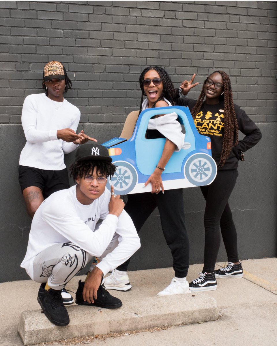 We made it as a ✨Philanthropitch finalist✨  
Through this social impact fast-pitch competition, we hope to secure a van and box truck to help MOVE fashion forward. 🚙💨