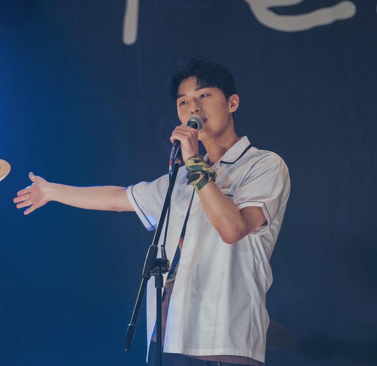 5 reasons to watch Twenty Five Twenty One:

1. Simping over Nam Joo-Hyuk &amp; Kim Tae-ri
2. Their friend group is so wholesome
3. Major 90s nostalgia
4. Comfort k-drama vibes
5. BTS’s Jungkook &amp; Gong Yoo are watching it!