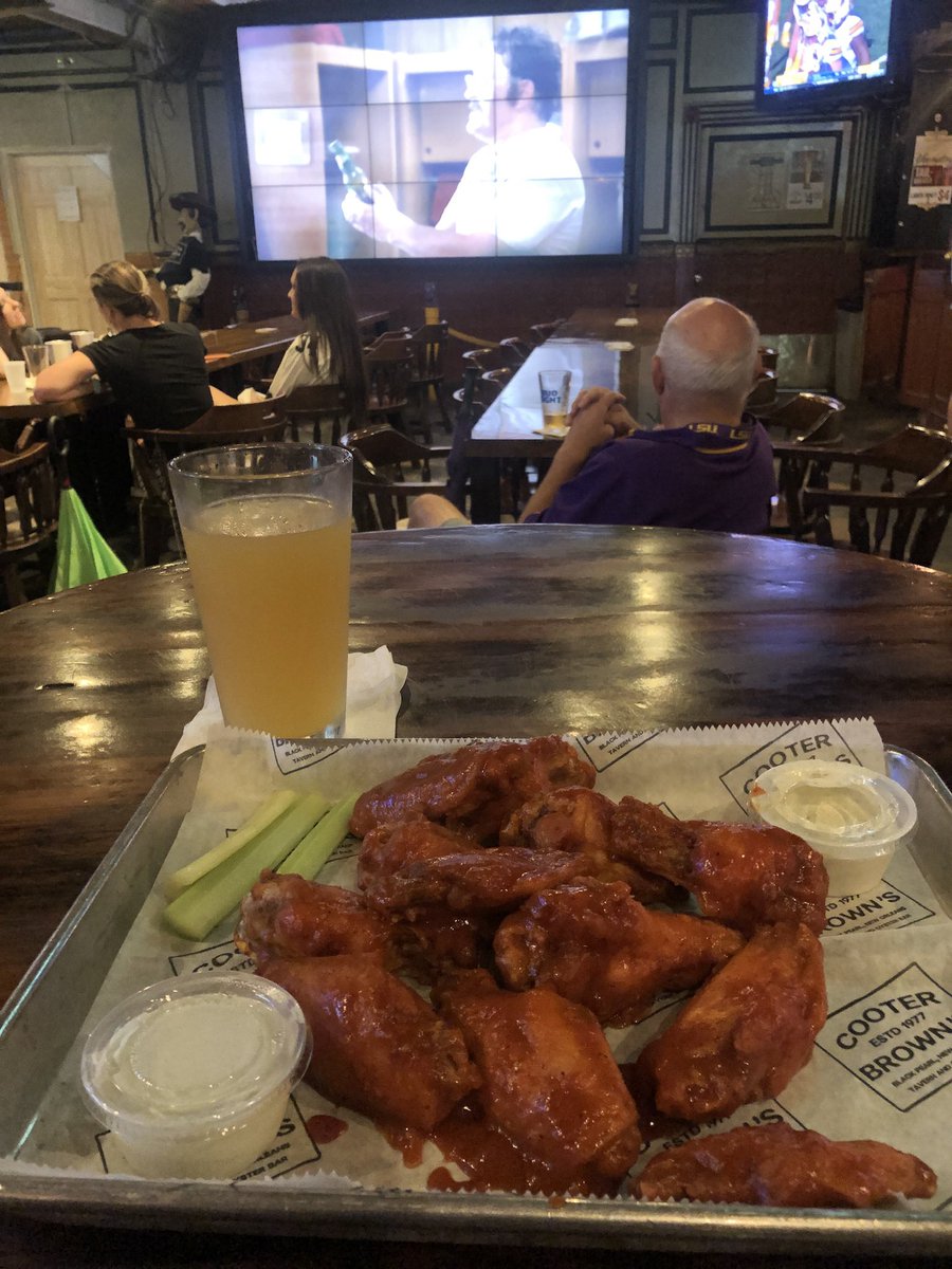 Fritscher_15's tweet photo. @BarstoolBigCat @PFTCommenter Cooter Brown’s in New Orleans https://t.co/2bUrIqmdm5