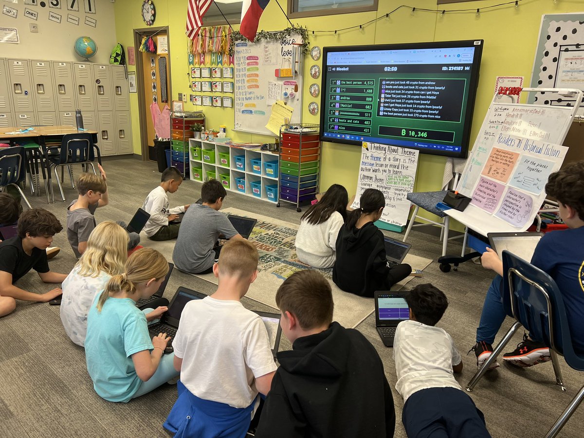 MsGreen4thgrade's tweet photo. We love learning our Geometry Vocabulary playing Blooket 💻@ArmstrongHP https://t.co/zv6s0Ls4Ar