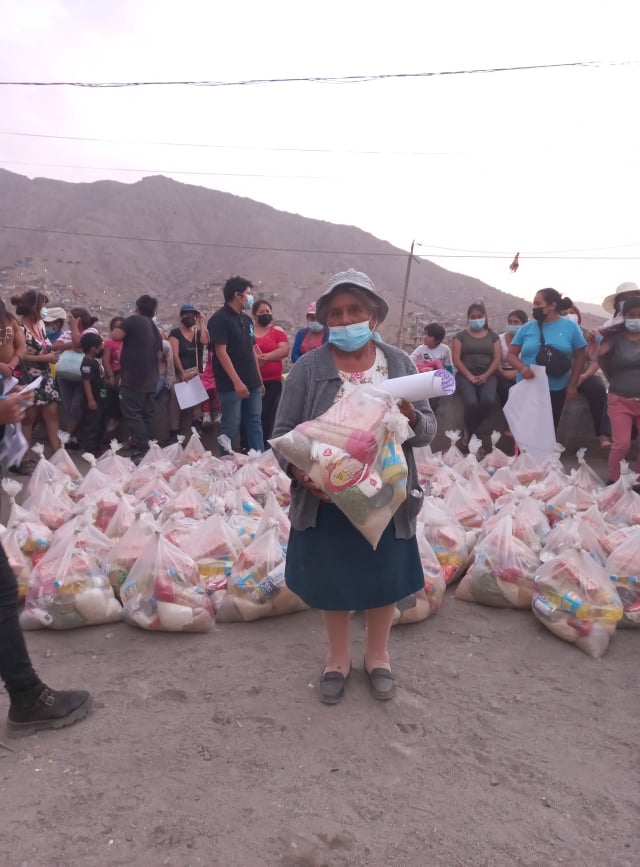 teamspacemesh's tweet photo. Agape Hand's (https://t.co/iKbDJQ0FRK) amazing work continues, providing vital food for needy families in Peru. This is what we can achieve by #winning_together! 🤝 💪 https://t.co/hKRwoaMzON