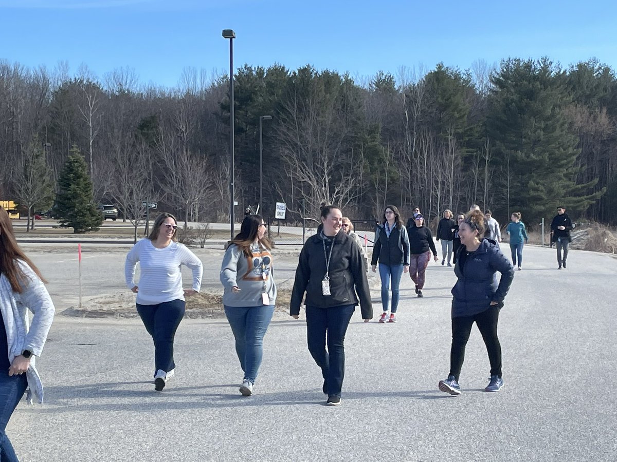 GeigerGators's tweet image. It was great to get some fresh air today with the Geiger team!! ❤️