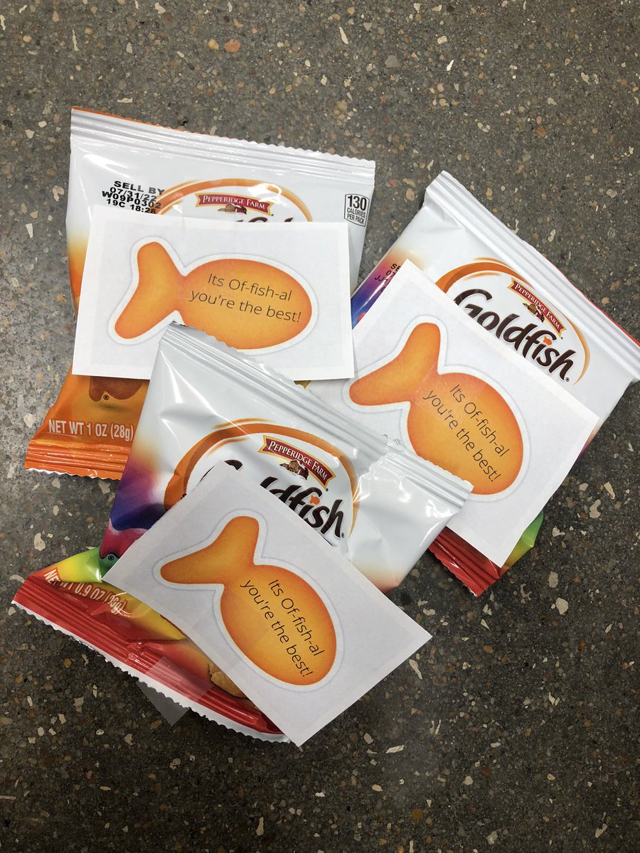 HDMarthaMendoza's tweet photo. Its of-FISH-al our associates are the best! #2211Proud @ryanfox_5024 @HD_Jessica_ @JohnnyTBush @mjgolf74 @DanielMooreTHD @JeremyHallTHD @LeahAMoor https://t.co/fzNMM7Sm75