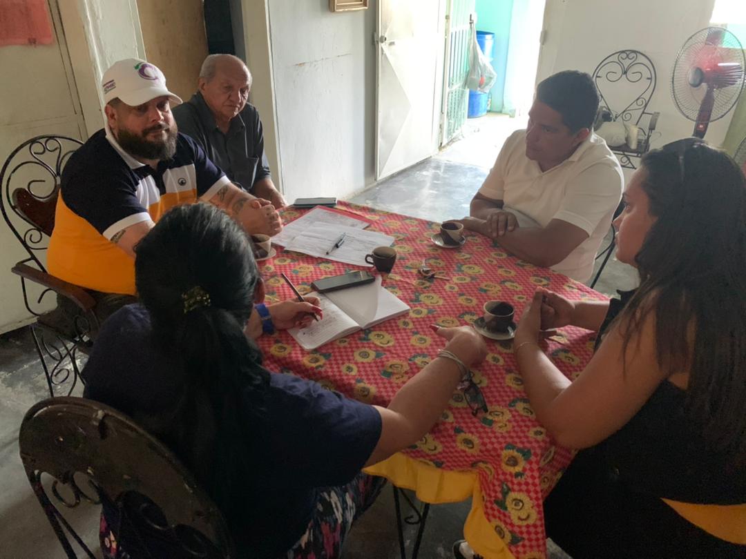 Michaelelcambio's tweet photo. Hoy nuestro Secretario de Organización sostuvo una reunión con militantes del partido en el municipio Mariño, con el fin de conformar el comité organizador del municipio.

Trabajamos para fortalecer las bases del partido en cada uno declos municipios de nuestro Estado https://t.co/tvBvlkZfdG