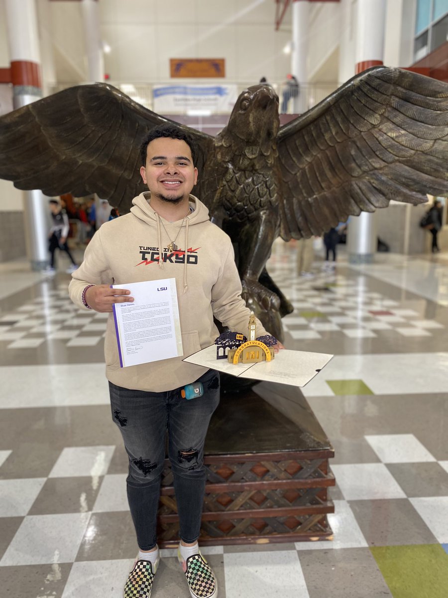 EHS_GoCenter's tweet photo. #SeniorSpotlight 💜🎓🧡 
As the last 9 weeks begin, it’s time for  @Eastlake_HS seniors to make important decisions! Congratulations Jason on your admissions &amp; scholarships to @ASU &amp; @LSU 🥳
#CollegeBoundFalcon

#TeamSISD https://t.co/BMq09ciYtG