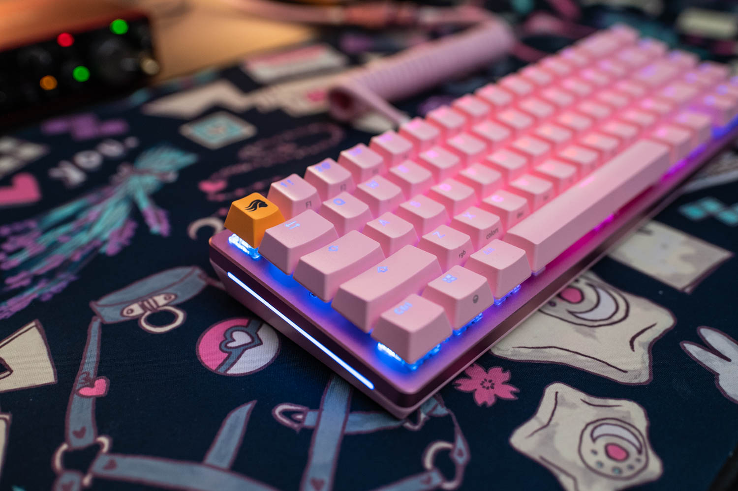 m.lvcrft ☻ on Twitter: "Found my new travel board: The @Glorious GMMK 2 in Pixel Pink 🌸♥️🎀 Been using it stock with the new Glorious Fox switches but want to shake things