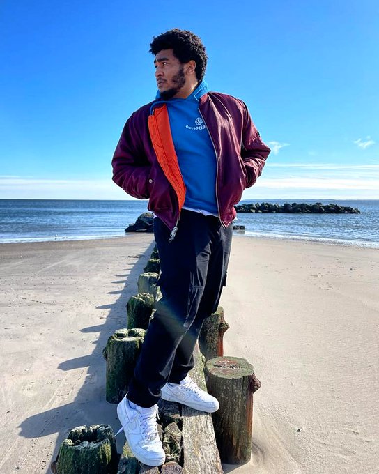 Watch XAV.'s leaked NSFW photo on TwXstars