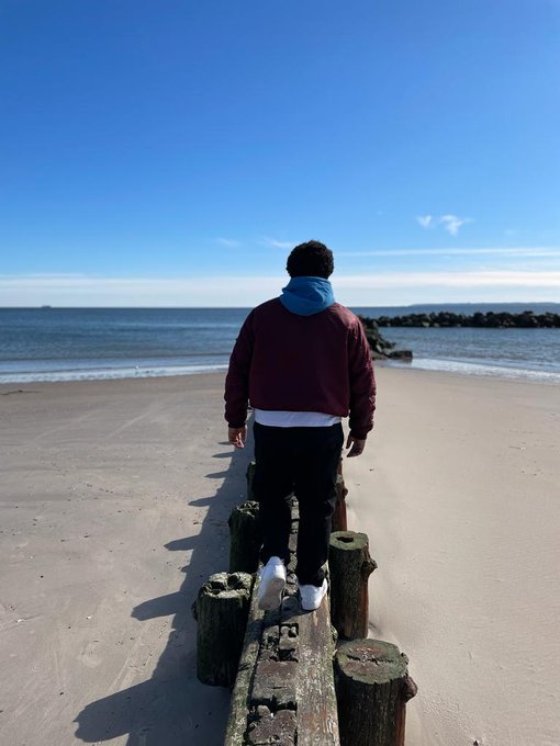 Watch XAV.'s leaked NSFW photo on TwXstars