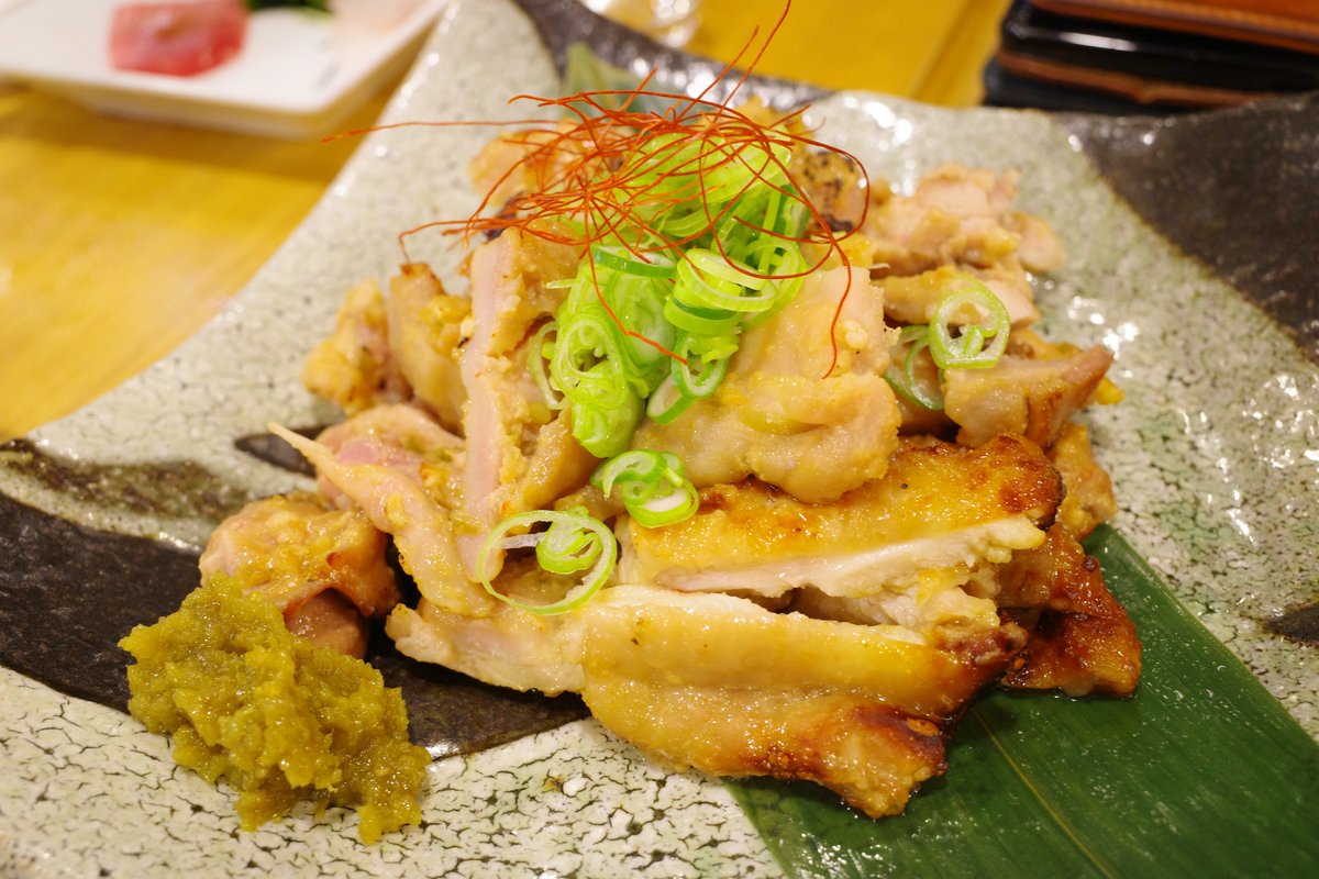 hatsu823's tweet photo. 日本酒ラバーに行って欲しい酒場見つけた。小伝馬町「神八酒場」 は100種類以上の日本酒を揃える酒天国。5500円のお手軽コースは、15種類の日本酒飲み放題にお刺身盛り合わせやお肉、魚料理に〆のお蕎麦まで6品で大満足。6600円コースは日本酒が100種類飲み放題たっぷり2.5時間…！これは穴場や🍶 https://t.co/Mm77La96fg