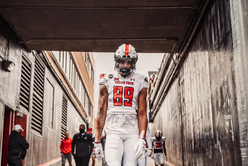 I am blessed to say that I have received an offer from Texas Tech 🔴⚫️ <a href="/JoeyMcGuireTTU/">Joey McGuire 🌵</a> <a href="/Coachaj_jordan/">AJ. Jordan</a> @TTU_EJones <a href="/StanfordGerry/">Gerry Stanford</a>