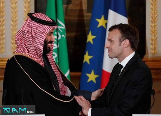 tsarine8's tweet photo. @publicsenat @a_guillem @LaCroix i really love you my princess Brigitte moi non plus President BOKO HARAM, ALLAH SAVE Queen Elizabeth of QATAR but i don't know who will SAVE the republic, https://t.co/DLXtDMGQIx