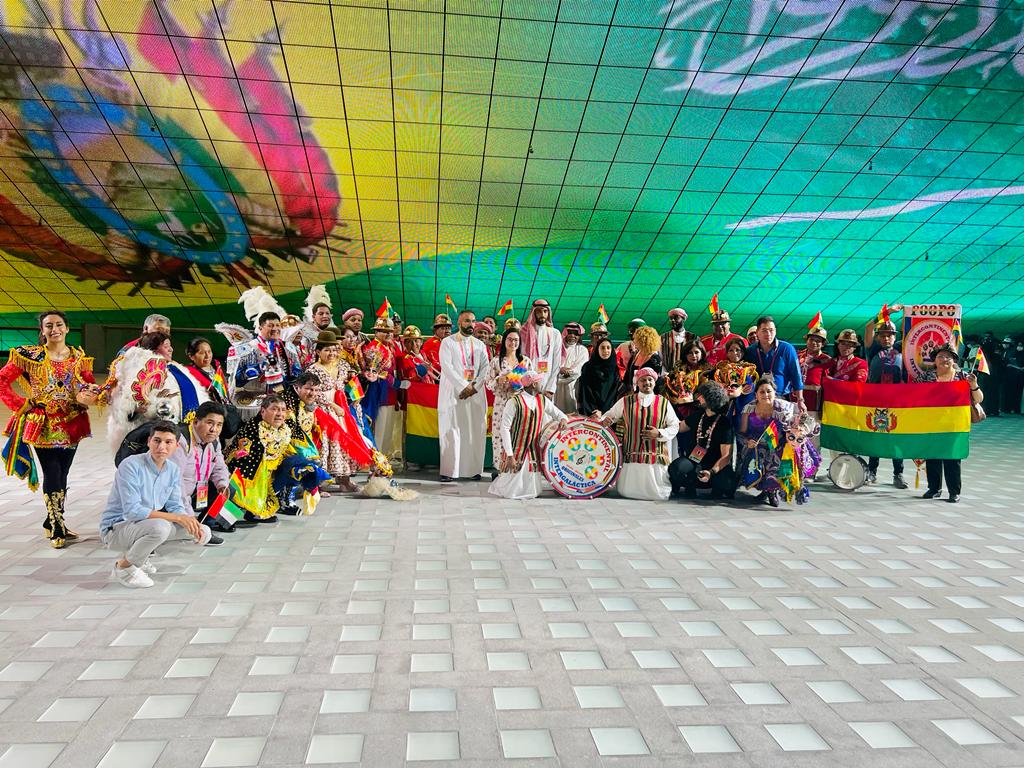 abi_bolivia's tweet photo. #Noticias | Imponente presentación cultural de la Banda #Poopo en la Expo #Dubai
Lea la nota, aquí 👉
https://t.co/LF8xaxRVLT https://t.co/mLjADC7llX