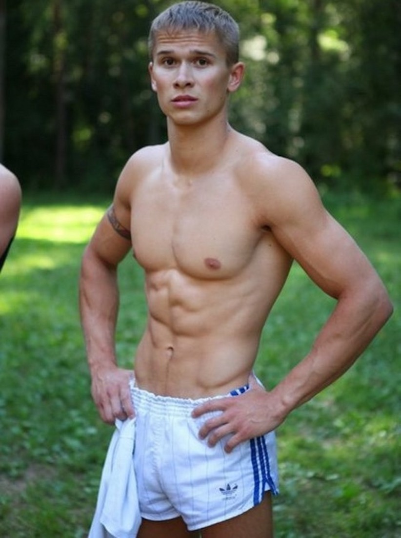 стройный накаченный мужчина. красивые спортивные парни. джефф сейд в 15. спортивный молодой парень. сухой молодой.