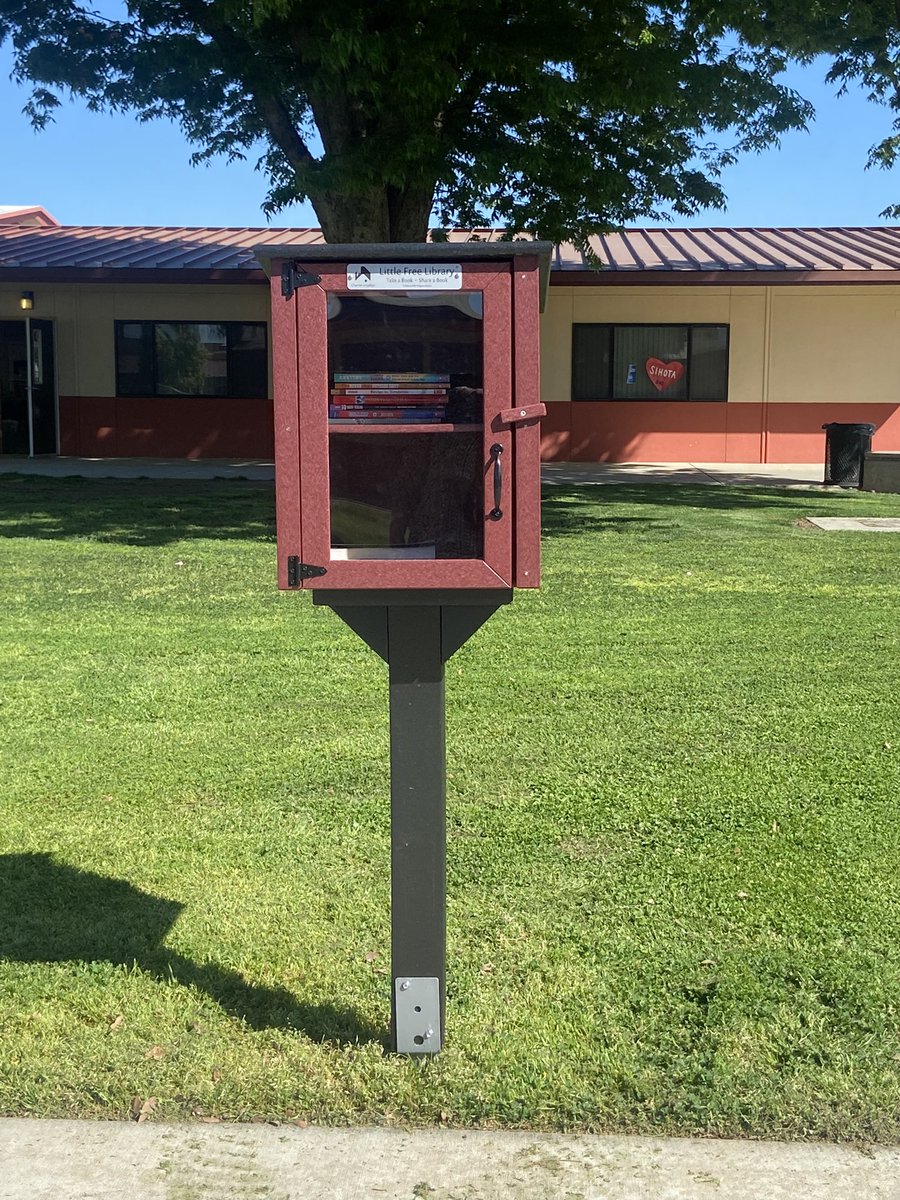 Jenean Bray and I had so much fun today with Orosi High School’s rock star Readership team! The students and teachers shared about the impact that Readership is making there! A spectacular video is underway! Go Cardinals! <a href="/CLSDReadership/">CLSD Readership</a> <a href="/Wordsbyjeanie/">Jenean Bray</a> <a href="/tularecoe/">Tulare County Office of Education</a>