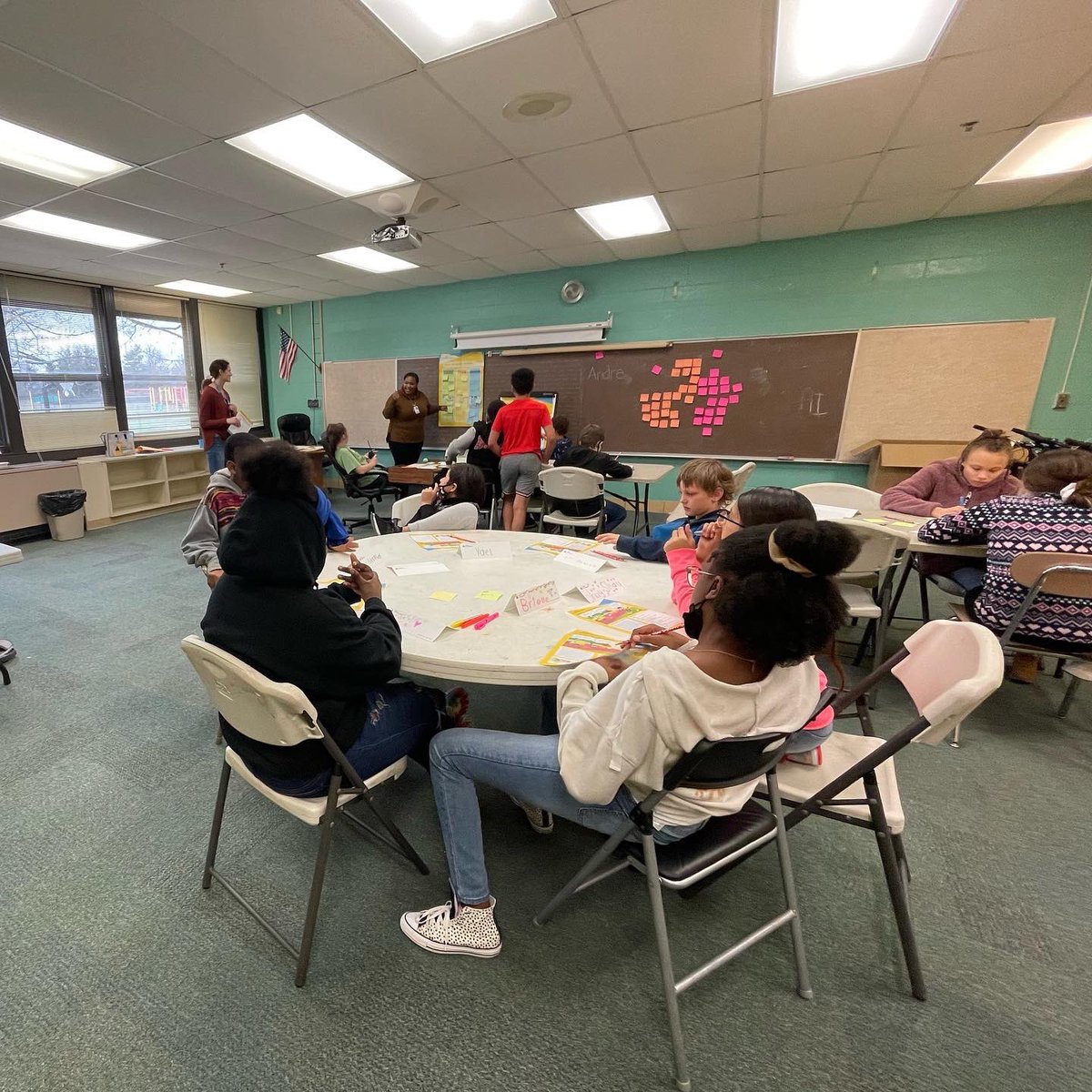 TerreHaute_BGC's tweet photo. We talked money π° today during Power Hour! Thanks to the awesome VCSC counselors who come visit us twice a week!
#THBGC #IndianaKids https://t.co/n1wNYcd9tn