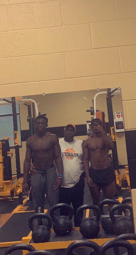 We never hiding, we just two steps ahead every time you looking for us 🥷🏽… <a href="/TerrailGanaway/">Terrail Ganaway</a> <a href="/k95116051/">khalik</a> <a href="/_Elite3/">ELITE 3</a> <a href="/Vol_Football/">Tennessee Football</a> 🍊