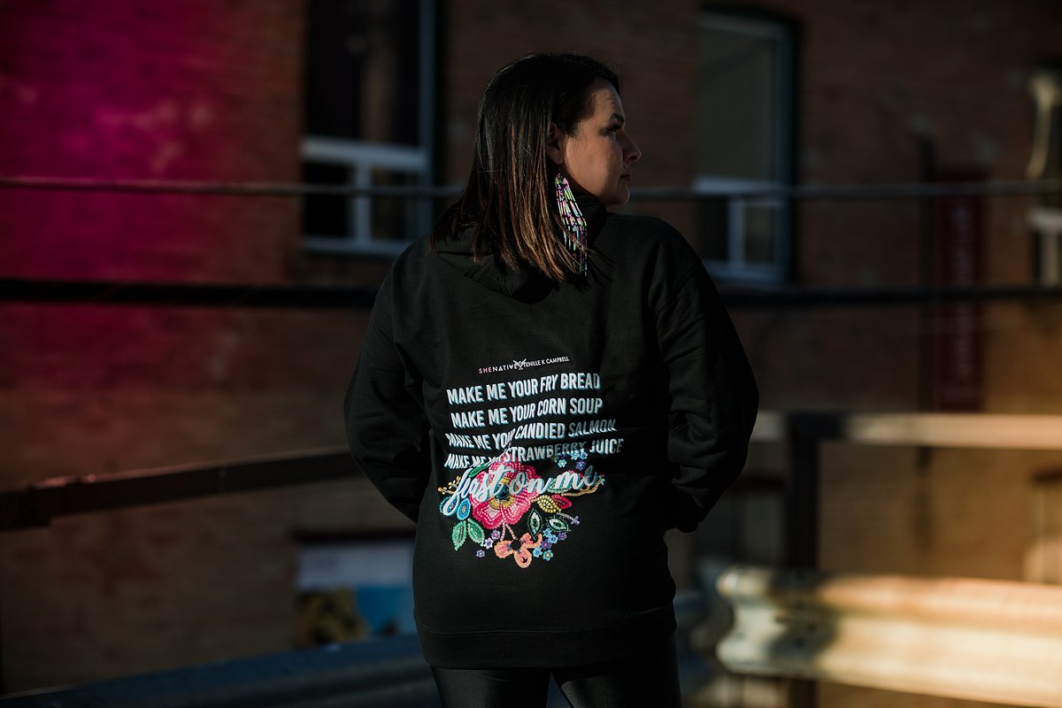 Sustainable &amp; made to regulate temperature. My personal FAV 😍

What is your favourite item you own?  👇

#SheNativeGoods #SheNativeApparel #SNGxTKC #LeatherGoods #SustainableApparel #Unisex #IndigenousMakers #IndigenousArt 

 loom.ly/dfLZc58