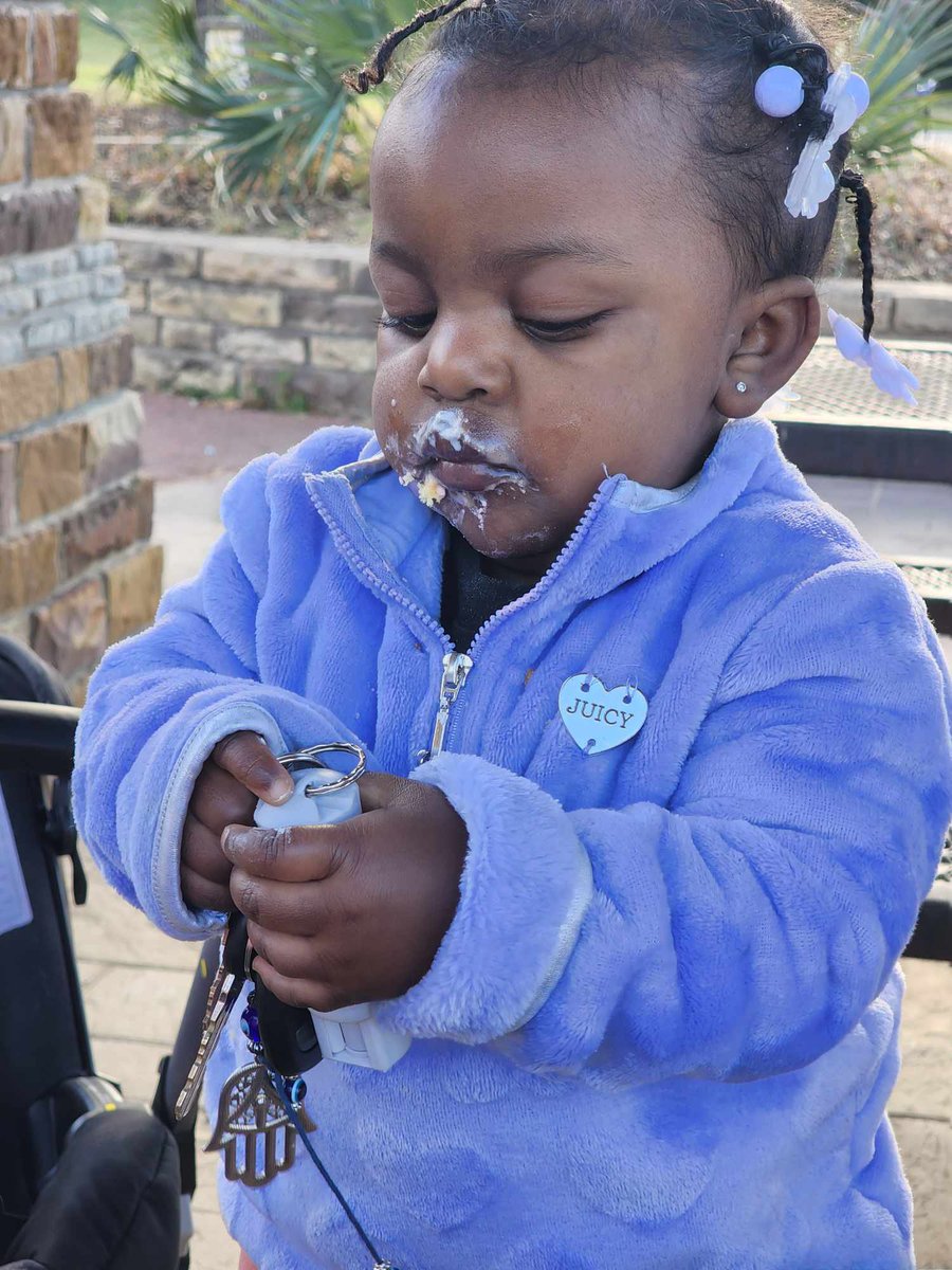 cblu__'s tweet image. My Pooh turned the BIG ONE TODAY 🧸🧡