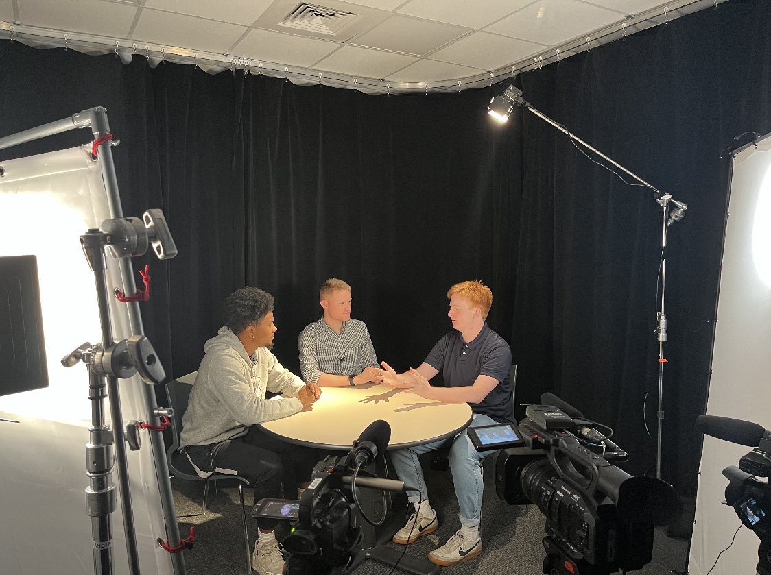 The Sweet 16 starts TODAY and we have a lot to say about it.

Tune in tomorrow at 3:30 to hear <a href="/theclassy_nerd/">Jamar Mundy-Schnepp</a> , @nicholasbrakeix , and <a href="/michael__system/">Michael Stamper</a> 's  March Madness takes🏀

facebook.com/ExtraPointWKU