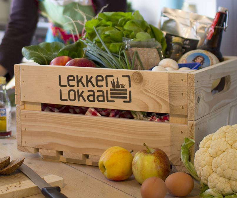 Tip 4 #dagtegengas - *Eet lokaal en biologisch* Wat je van ver haalt, smaakt nu toch een stuk minder lekker? Kies je voor biologisch dan bespaar je ook kunstmest. En voor de productie van kunstmest is heel veel aardgas. Meer tips? dagtegengas.nu/voor-thuis/