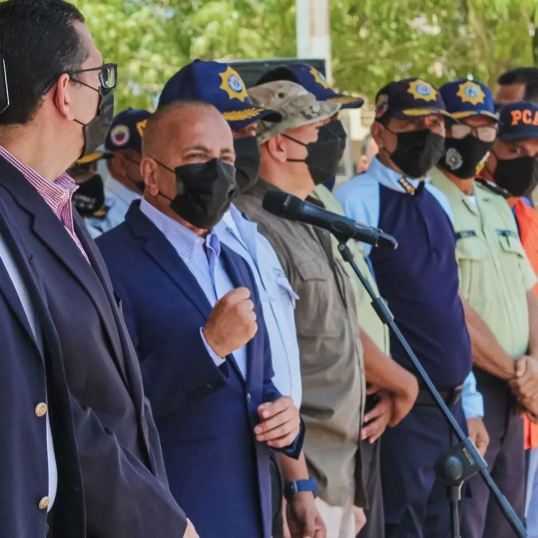 secgobzulia's tweet photo. Acompañamos al Gobernador Manuel Rosales Guerrero, en la creación y dotación de la Brigada Ciclística de la Policía Regional. 

Es nuestro  interés proporcionar  seguridad a todos los zulianos.

#dichoyhecho https://t.co/NElJxg0Up9